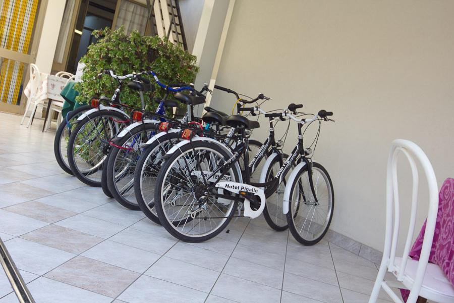Hotel Pigalle Riccione Exteriör bild